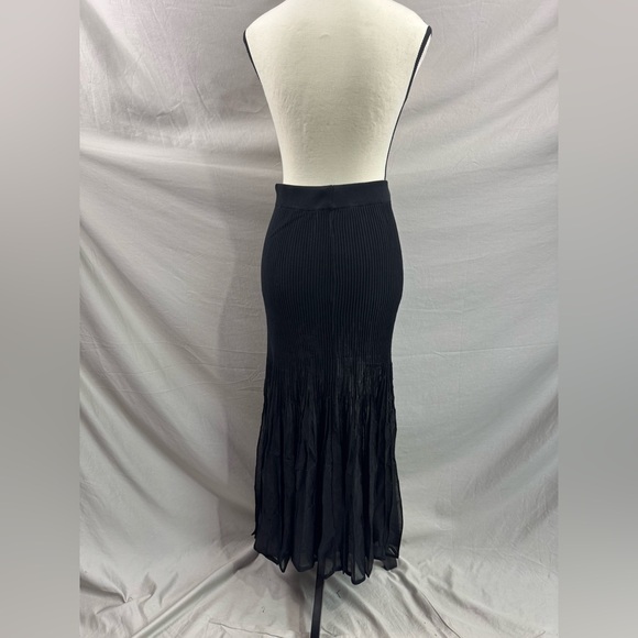 Mesh Pleated Sweater Skirt Black - Picture 14 of 14